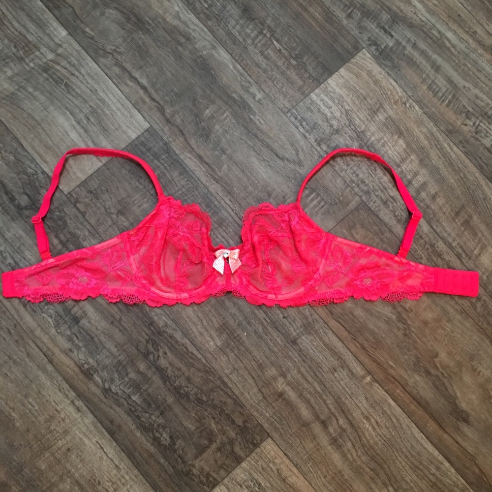 NWOT VS Sexy Unlined Lace Bra